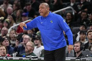 雄鹿本季的关键是？老里：健康 我们已在一些方面证明能赢任何人