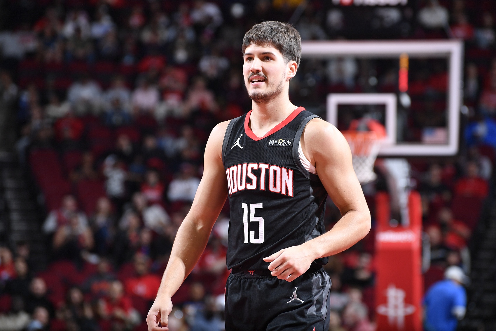 乐鱼体育登录入口-谢泼德对比新老赛季差异：自信提升最为关键