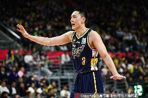 Leyu Sports-31分3板6助2断！胡明轩定乾坤 粤沪大战广东凭经验笑到最后！