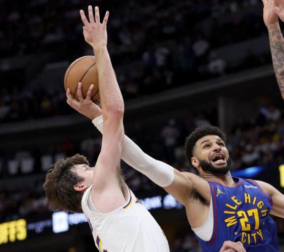 Leyu Sports-季后赛先生！穆雷又成湖人心头刺，反衬拉塞尔拉胯