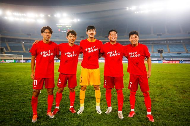 vip 注册-颜骏凌带伤作战已成习惯 征服航海靠精神加止痛药